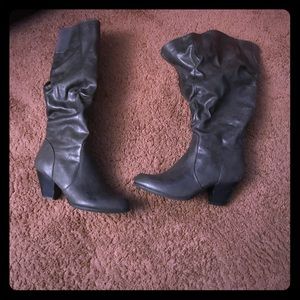 Charcoal / Smooth boots